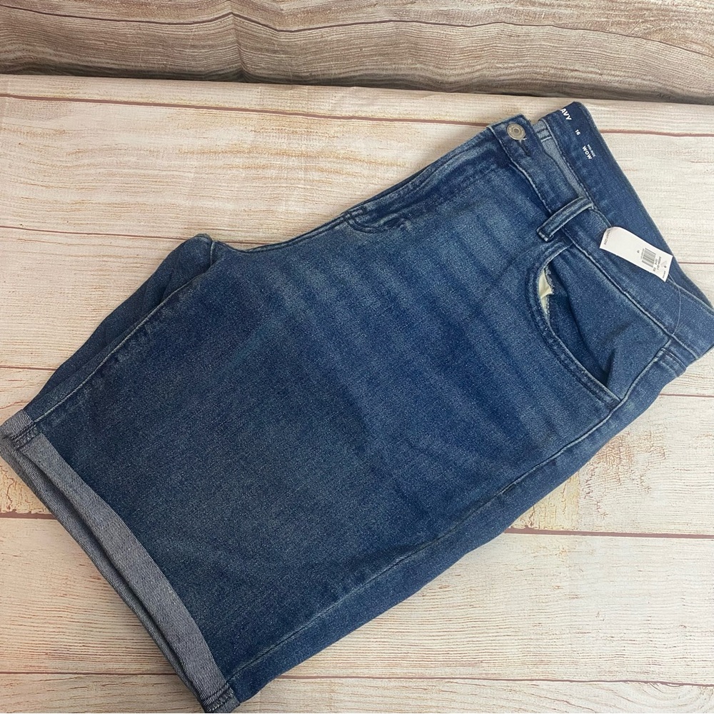 Old Navy | NWT Mid-Rise WOW Bermuda Denim Shorts